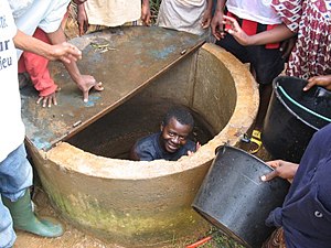 Cleaning a well in Yaounde.jpg